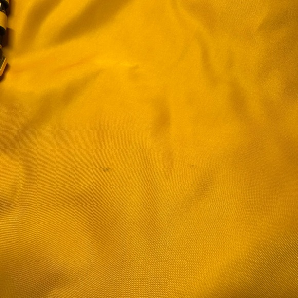 Beyond excellent Tory Burch Perry nylon drawstr bucket bag-golden crest - Picture 6 of 9